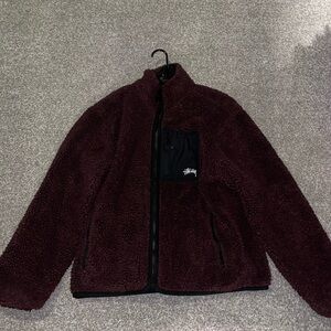 Maroon STUSSY
SHERPA REVERSIBLE JACKET - BURGUNDY